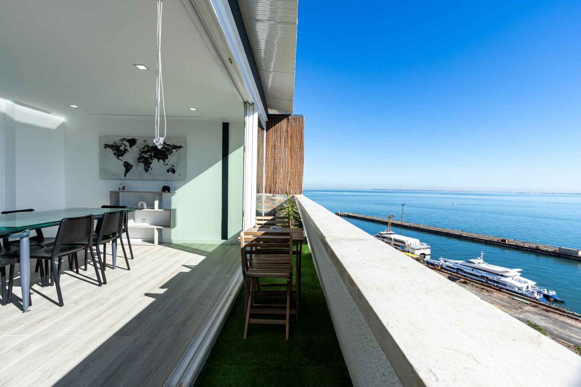 Cacilhas Riverview! Almada Esterno foto